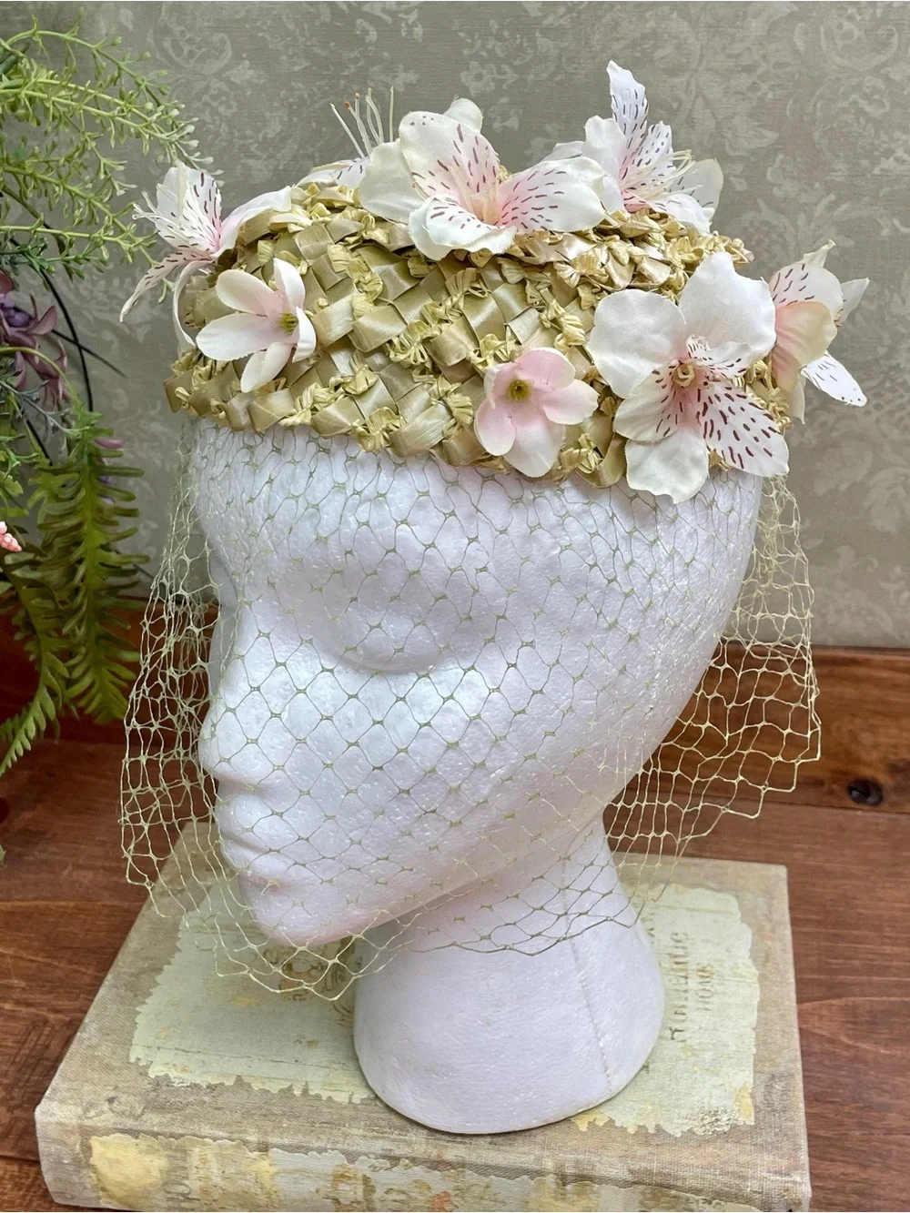 Vintage 1950s Green Straw Flower Fascinator Hat Birdcage Veil Pink Floral Whimsy